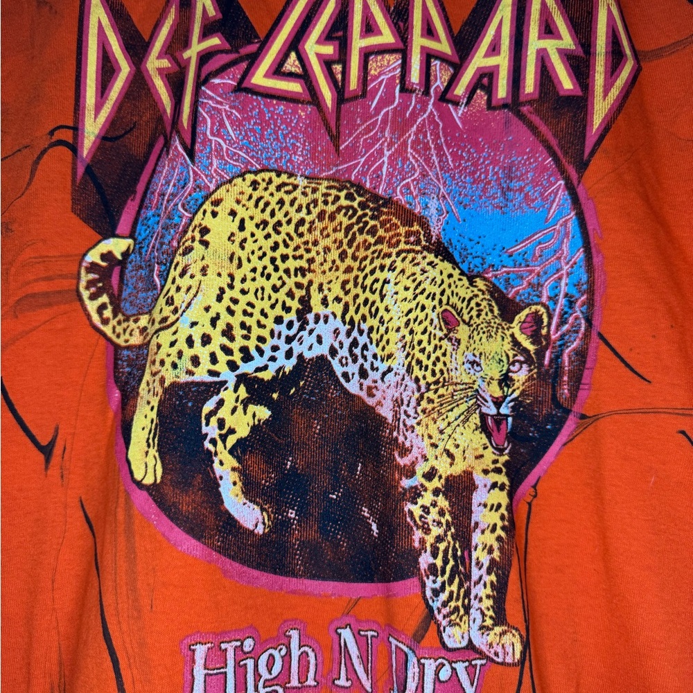Def Leppard Orange Graphic T-Shirt - Picture 2 of 3